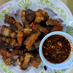 หมูกรอบทอด