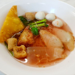 เส้นใหญ่ เย็นตาโฟ