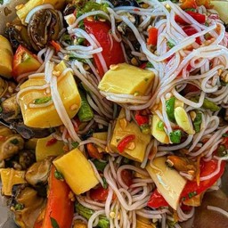 ฮักนะ ส้มตำ