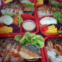 Set Box ข้าว&สลัดผักไข่ต้ม