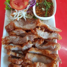 สันคอหมู ทอดน้ำปลา