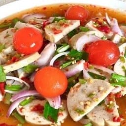 ยำหมูยอไข่แดงเค็ม