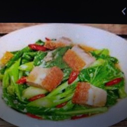 ผัดคะน้าหูกรอบ