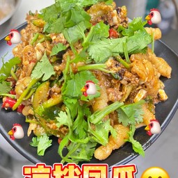 ยำตีนไก่ 酸辣无骨凤爪