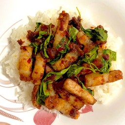 ข้าวราดผัดพริกแกงหมูสับ คลุกข้าวกินฟินมาก