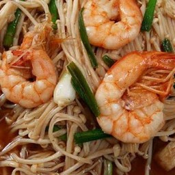 ผัดเข็มทอง กุ้งสด