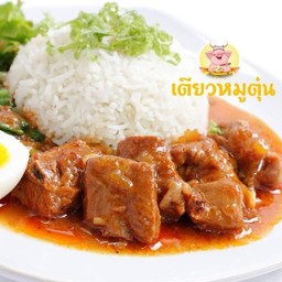 ข้าวซี่โครงหมูน้ำแดง