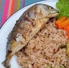 ข้าวผัดน้ำพริกกะปิปลาทูทอด