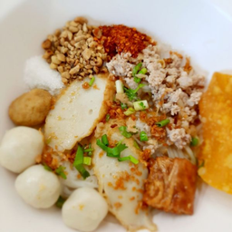 เส้นใหญ่ ก๋วยเตี๋ยว