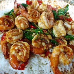 ผัดพริกเผากุ้งราดข้าว