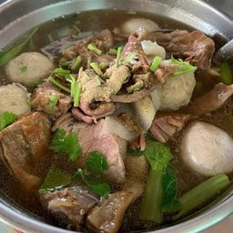 ก๋วยเตี๋ยวเนื้อเสือ(อำนวย) เอ็นแก้ว เนื้อตุ๋น (ใส่น้ำเต้าหู้ยี้) 2