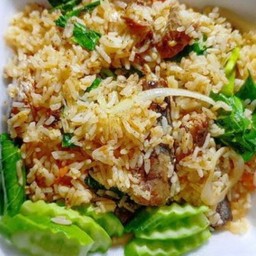 ข้าวผัดเนื้อ