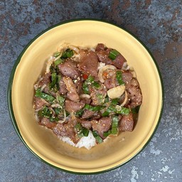 ข้าวราดหมูทอดน้ำตก