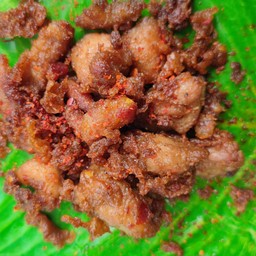 เนื้อไก่ทอดพริกป่น 100 กรัม