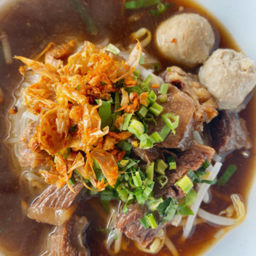 ก๋วยเตี๋ยวเนื้อตุ๋น