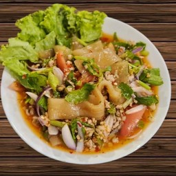 ยำเส้นมันเทศหมูสับ