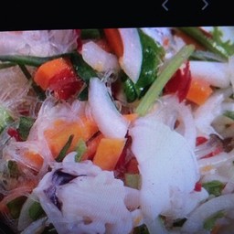 ยำวุ้นเส้นทะเล