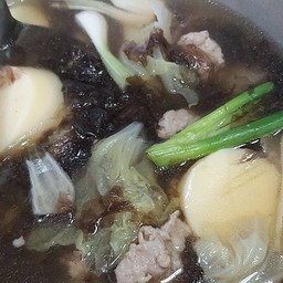 แกงจืดเต้าหู้หมูสับสาหร่าย