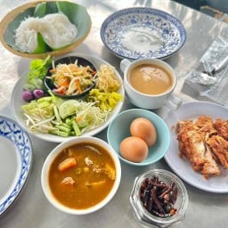 ขนมจีนน้ำยาปูภูเก็ต+ไก่ทอดหาดใหญ่ สัตหีบ