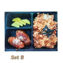 เซ็ตB ข้าวผัดกิมจิ+ไก่ทอด+ดันมูจี kimchi fried rice+chicken wings+pickled radish