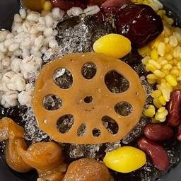 เต้าทึงน้ำลำใยหวานเย็น น้ำผลไม้คั้นสด น้ำตาลสด พุดดิ้งมะพร้าวอ่อน @คุณลูกปลา สาขา2 ตลาดกีดิน