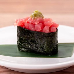 ซูชิทูน่าเต๋าสลัดแซ่บ