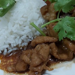 ข้าวหมูกระเทียม