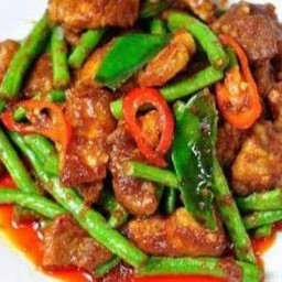 พริกหมูกรอบ