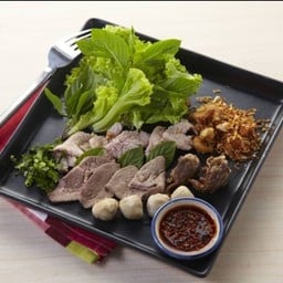 [ร้าน แจวก๋วยเตี๋ยวเรือระยอง] ลวกจิ้มหมู