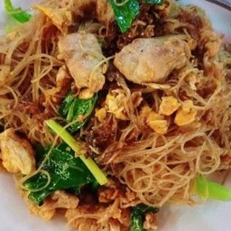 ผัดซีอิ้วเส้นหมี่หมูชิ้น