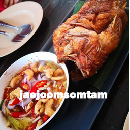 ยำมะม่วงปลาทับทิม