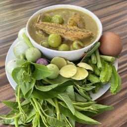 สาลี ขนมจีนแกงใต้ กล้วยทอด อร่อยทุกคำ เราทำด้วยใจ
