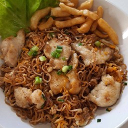 มาม่าคั่วหมู