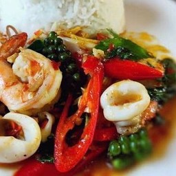 ข้าวทะเลผัดฉ่า