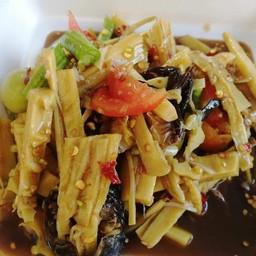 ตำหน้อไม้ปูปลาร้า