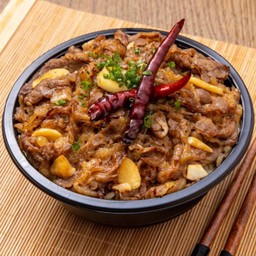 ข้าวหน้าเนื้อพ่นไฟ