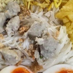 พรท่านท้าว  ขนมจีนซาวน้ำ  ขนมจีนน้ำยา ขนมไทยโบราณ