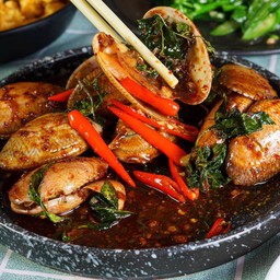 หอยลายผัดพริกเผา