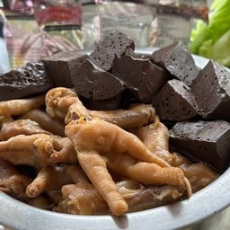 ตีนไก่ตุ๋น