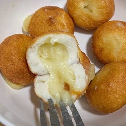 ลูกชิ้นทอดแพรกษา