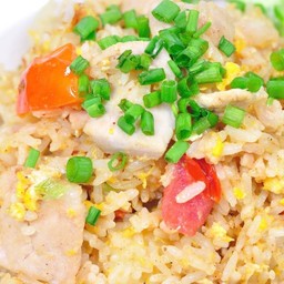 ข้าวผัดหมูยอ