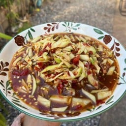 ลองจอด (ลูกชิ้นทอดริมทาง)