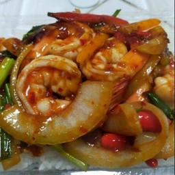 ข้าวพริกเผากุ้งราดข้าว