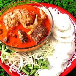 ขนมจีนแกงไก่กระทิ (สูตรโคราช) สาขา2