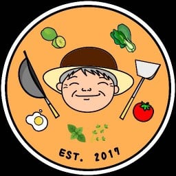 ลุง’82 ก๋วยเตี๋ยวไก่ฉีก รสเด็ด ม.กัสโต้ซอย10