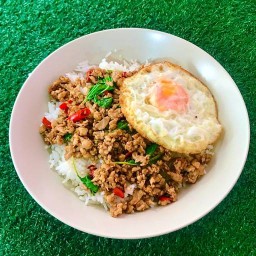 ร้านกะเพราฉุน (โชคชัย4)