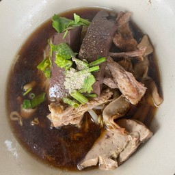 ก๋วยเตี๋ยวเป็ดจ่าเที่ยง ริมนา -(ข้าวกระเพราเป็ด)