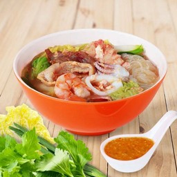 เจ๊กะเพราคนสวย อาหารตามสั่ง ก๋วยเตี๋ยวไก่ตุ๋น (ร้านสำรอง)