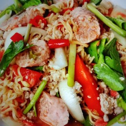 ยำมาม่าแหนม