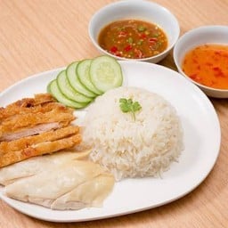 ข้าวมันไก่ร้านชายสี่@วงเวียนปลาหมึก